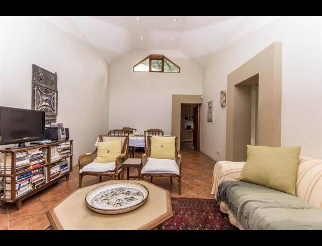 2 BEDROOM PROPERTY TO RENT IN NORWOOD